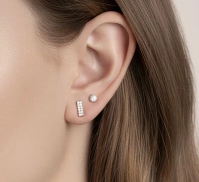 18K Solid Gold Diamond Bar Stud Earrings Women 0.10ct VS Natural Dainty Gift - Image 1 of 4