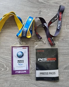 PES Pro Evolution Soccer - Media Press Journalist Badge Pass rare authentic 2x - Afbeelding 1 van 2