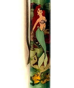 Disney Sirenita Pluma Flotante Movimiento Natación Ariel con Peces Película De Colección - Imagen 1 de 7