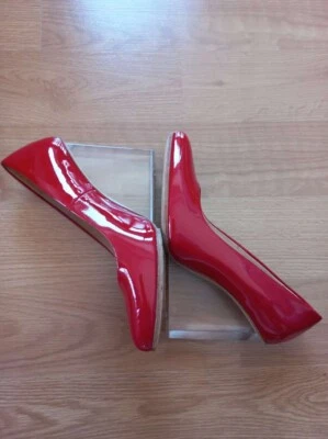 TACONES DE CHAROL ROJO CUÑA TRANSPARENTE MAISON MARTIN MARGIELA H&M PLEXI LUCITE TALLA: UE 38 Foto 1 de 4