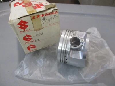 Nuevo de Lote Antiguo Suzuki OEM Pistón STD 70.00 1978, 1980 GS1000E 1980-1981 GS1000G 12111-49001 Foto 1 de 3