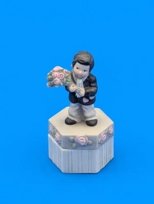 PRETTY AS A PICTURE BY KIM ANDERSON - MINI TRINKET BOX-I KNOW HOW TO WIN A HEART - Image 1 of 4