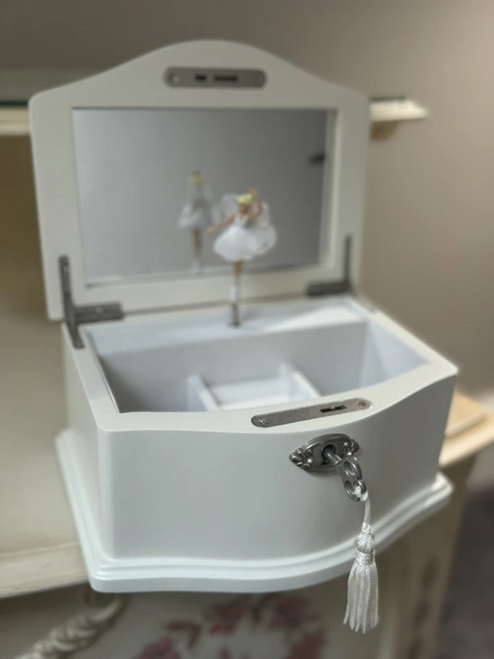 music jewellery box - Image 1 of 4