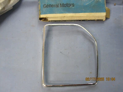 Chevrolet Vega Cosworth 1976 1977 1978 luz trasera derecha bisel moldura 5967894 Foto 1 de 4