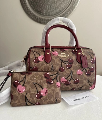 Borsa a tracolla Coach Rowan firmata tela stampa ciliegia CY692 e polso CZ450