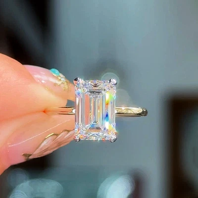 Anillo de oro de diamantes esmeralda cultivada en laboratorio IGI de 3,30 quilates banda de dos tonos de 18 quilates Black Friday Foto 1 de 4