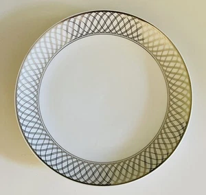 United Airlines Dinner Plate - Platinum Scroll Pattern - Picture 1 of 3