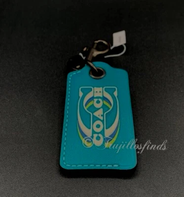 LLAVERO ABRIDOR BOTELLAS CUERO VERDE AZULADO COACH ANILLO "COACH" ESTAMPADO CJ743 Nuevo Foto 1 de 4