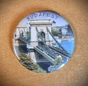 BUDAPEST - MAGNETE FRIGORIFERO SOUVENIR DELL'UNGHERIA - VECCHIO E RARO - Foto 1 di 1