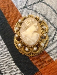 Broche camafeo vintage Florenza 1-1/2" imitación perla tono dorado - Imagen 1 de 3