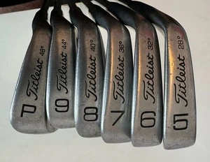 Titleist DCI 981 Eisensatz PW-5 Standard Lie 6-teiliges Set Lamkin Griffe - Bild 1 von 9