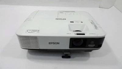 Epson PowerLite 2250U LCD Projector HDMI 5000 lumens - Lamp Timer : 150 Hours - Image 1 of 4