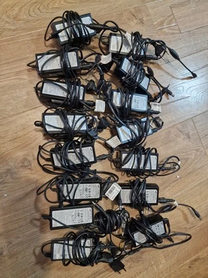 15x Samsung SyncMaster AD-3014N 14V 2.14A - Bild 1 von 4