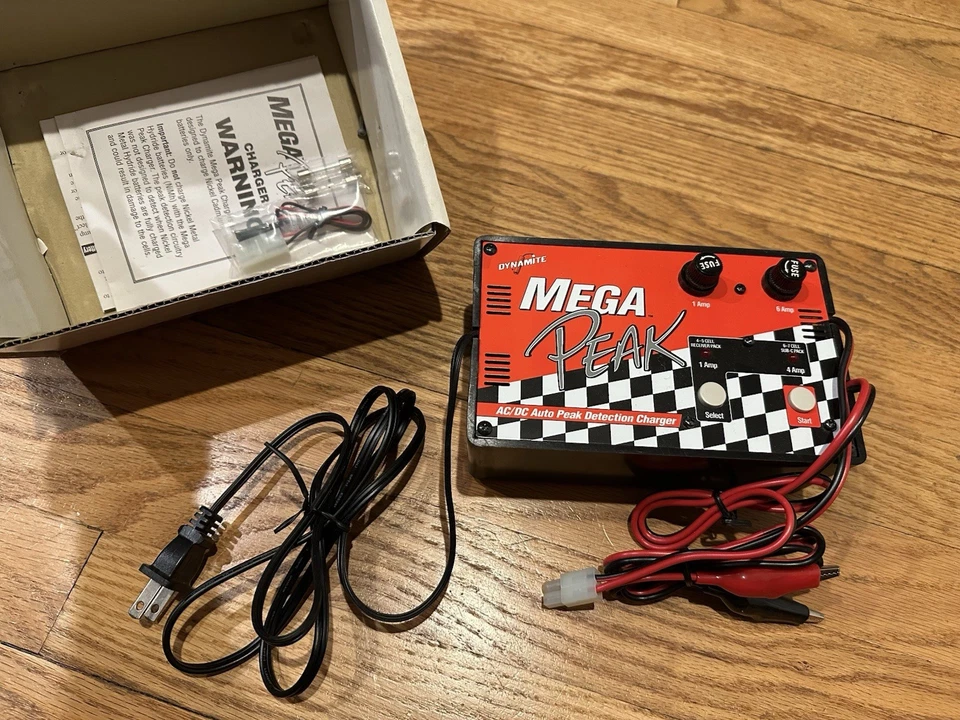 Cargador de batería Mega Peak AC/DC de detección de picos Foto 1 de 4