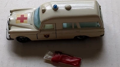 1968 Lesney Matchbox King Size Mercedes Benz Binz Ambulance W/Stretcher  - Image 1 of 4