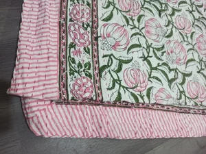 Colcha edredón rosa vintage Kantha con estampado de bloques hecho a mano tamaño king - Imagen 1 de 6