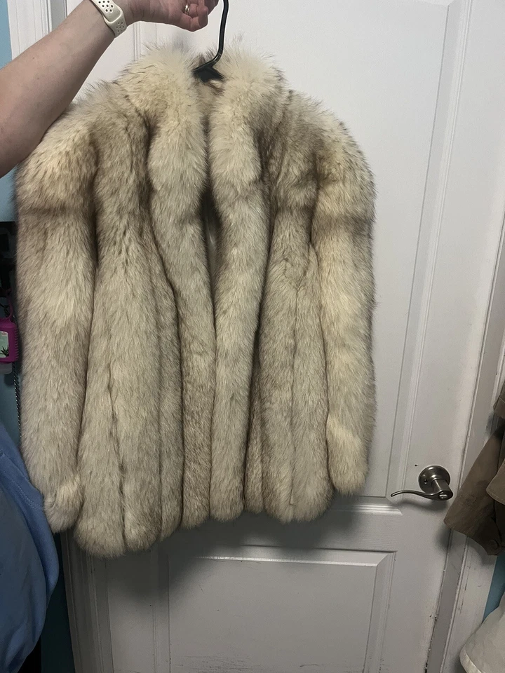 Abrigo de piel de zorro York Furrier pequeño/mediano ¡Nunca usado! Foto 1 de 3