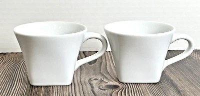 Juego de tazas de café de porcelana blanca de todos los días (2) tazas de café de base cuadrada Foto 1 de 4