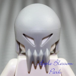 NUOVO Lego Grigio FANGS MINIFIG CASCO - Castello Polizia Spaziale 3 Alien Zang Skull Twin - Foto 1 di 3
