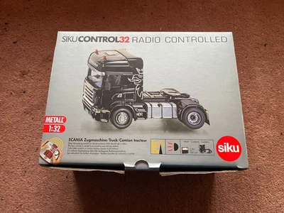 SIKU 6729 CONTROL32 SCANIA Zugmaschine, M1:32, OVP - Bild 1 von 4
