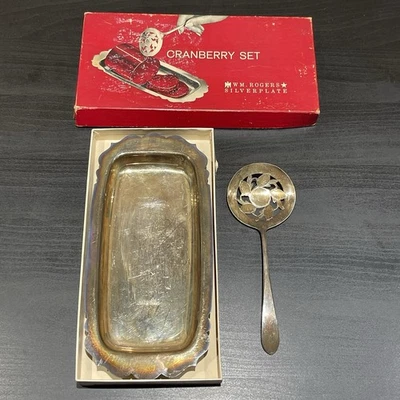 Mundial vintage. Juego de platos de cuchara de arándano plateado Rogers en caja original DESLUSH Foto 1 de 4