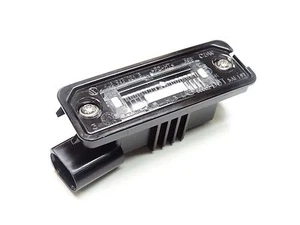 Illuminazione targa originale VW Volkswagen Polo IV 9N3 3D0943021A - Foto 1 di 1