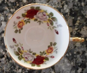 Royal Sutherland Staffordshire Inglaterra ~ ROJO, AMARILLO BLANCO, ROSAS - Taza de té - Imagen 1 de 10