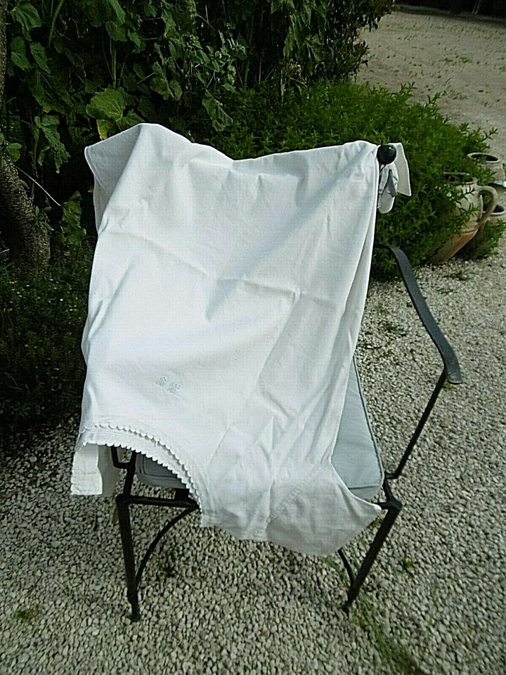 Robe chemise lin  ancienne avec monogramme M L   - Photo 1/4