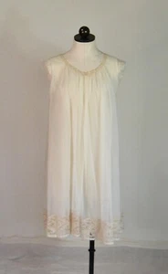 BaRgAiN BiN: VANITY FAIR Vintage 60s Mod IVORY Nylon NIGHTIE jede Menge SPITZE XS - Bild 1 von 11