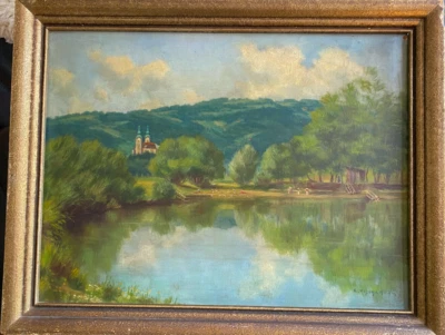 :: ÖLGEMÄLDE SIGN. E.FISCHER `1940 BADESEE MENSCHEN BERG MIT KIRCHE SOMMERTAG - Bild 1 von 4