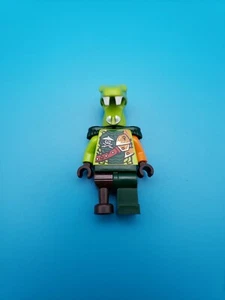 Lego Ninjago Minifigure Clancee Epaulettes Skybound 70603 - Picture 1 of 4