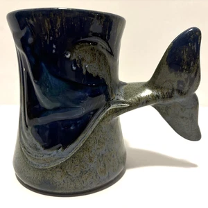 Vintage Doug Wylie Wal Delfinschwanz Kaffee/Teebecher Tasse blau Keramikglasur sehr guter Zustand - Bild 1 von 12