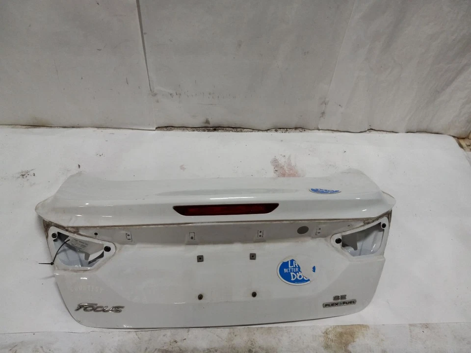 Tapa maletero ford focus 2012-2014 Foto 1 de 4