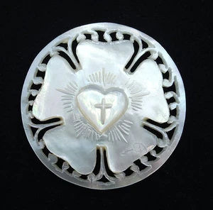 Luther Rose ~ Large Vintage Carved Bethlehem Pearl Picture Button ~ 1-3/8" 35mm - Picture 1 of 4