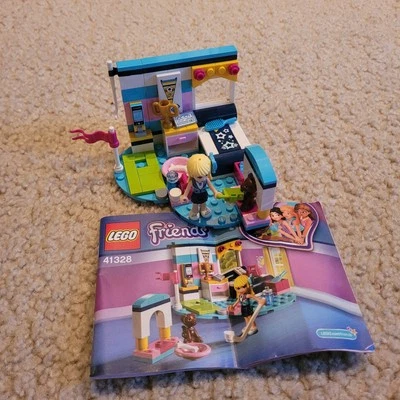 LEGO Friends: Stephanie’s Bedroom (41328) Completo Foto 1 de 4