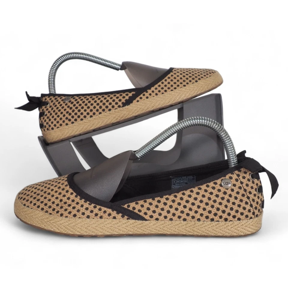 Zapatos planos de ballet UGG Australia Indah arpillera lunares tostados/negros 1004329 para mujer 8 Foto 1 de 4