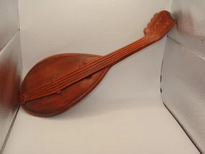 Ukelele ~ Estatuilla musical ~ Real ~ Montaje en pared ~ 17,5” ~ En muy buena condición ~ - Imagen 1 de 6