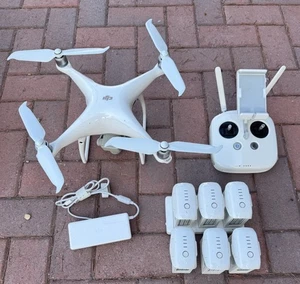 Drone DJI Phantom 4 Pro V2.0 - Imagen 1 de 9