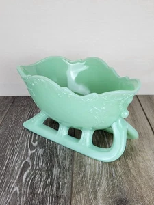Plato de centro de mesa de Navidad trineo de Papá Noel grande de vidrio de leche verde jadeíta - Imagen 1 de 7