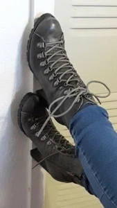 CUTE💜VERY VOLATILE💜 ANKLE LACE/ZIP UP💜 GRAY/ PEWTER BOOTS💜 SIZE 6.5M - Picture 1 of 12