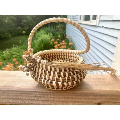 Sweetgrass basket - handmade - Gullah basket - handwoven -  sweet grass basket Cover