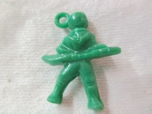 Vintage plastic Gumball Cracker Jack Prize green Spaceman - Picture 1 of 2