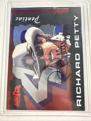 Richard Petty 1997 SCORE BOARD #32 VINTAGE WINSTON CUP autographed NASCAR card - Image 1 of 2