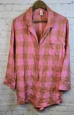 Victoria's Secret 法兰绒睡眠连身裤女式 L 粉色金色格子睡衣连体裤 — 第 1/4 张图片