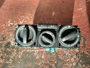 VW TRANSPORTER T5 KLIMABEDIENTEIL 7H0820045AM9B9 - Picture 1 of 4