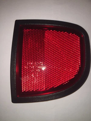 NEW MITSUBISHI L200 2005-> rear reflex reflector Right side - Image 1 of 2