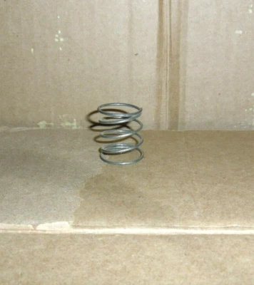 Lawn Boy Trimmer Tension Spring 610322 - Image 1 of 2