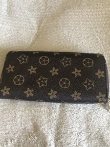 Brown Patern Purse - Picture 1 of 5