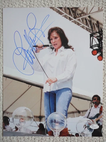 LORETTA LYNN HAND SIGNED OVERSIZED 11x14 PHOTO     COALMINERS DAUGHTER       JSA Cover