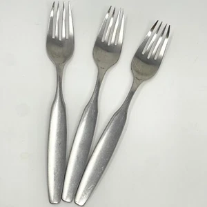 Oneida Heirloom Astrid Dinner Forks Stainless Flatware Satin 8 1/8” Set Of 3 - Picture 1 of 9